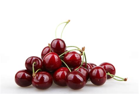 Want to Add Tart Cherry Juice to Your Diet? Here Are 6 Pros and 3 Cons ...