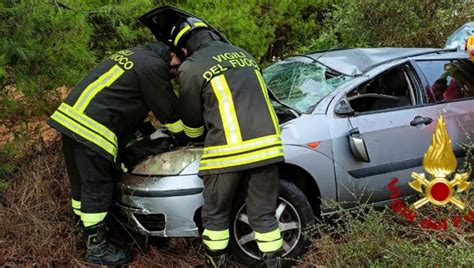 Ghilarza Auto Finisce Fuori Strada Ferito Il Conducente Oristano