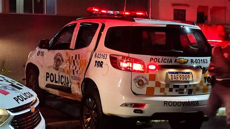 Viatura da Polícia Rodoviária se envolve em acidente Portal Morada