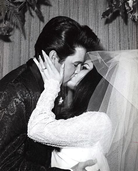 Elvis And Priscilla Wedding May 1 1967 Elvis Presley Priscilla Elvis Presley Pictures