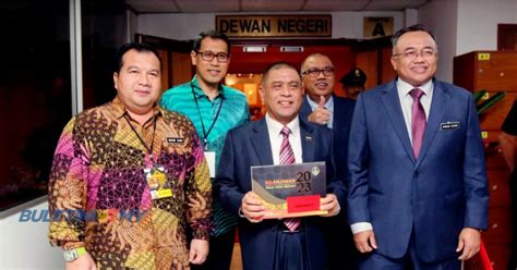 Penjawat Awam Perak Terima Bonus Satu Bulan Setengah Gaji Buletin Tv