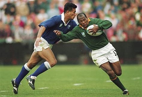 After Spending 9000 Days In Prison, Here’s How Nelson Mandela Used Rugby To Unite His Country