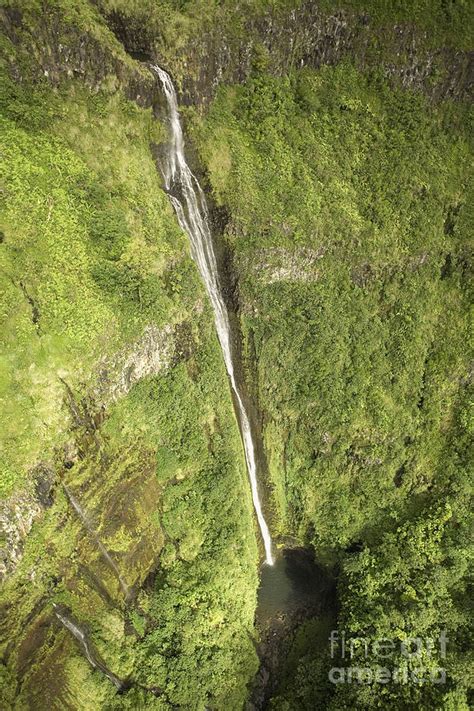 Wailua Falls Photograph By Ron Dahlquist Printscapes Fine Art America