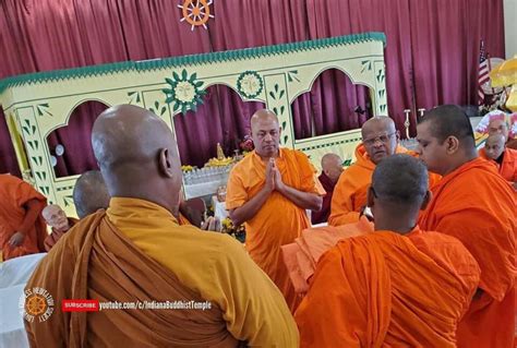 Indiana Buddhist Temple — Offering Lights (Pahan Puja) at Kotte Temple Sri...