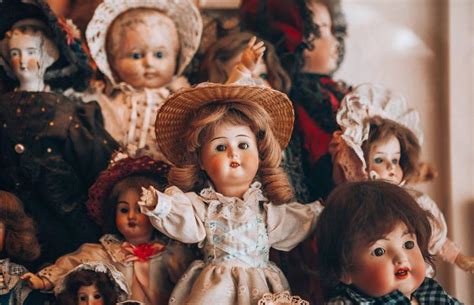 How To Identify Antique Dolls And Learn Their Values Lovetoknow