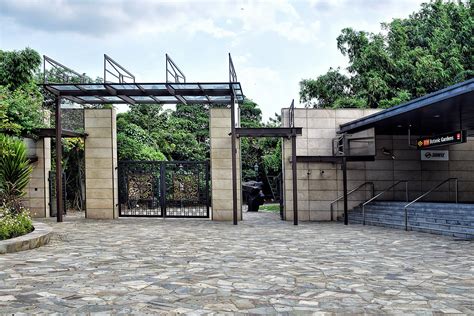 Bukit Timah Gate Entrance Adjacent To The Botanic Gardens Flickr