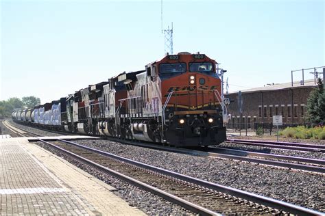 BNSF 600 BNSF 600 Leading A Westbound Manifest Through Fla Flickr