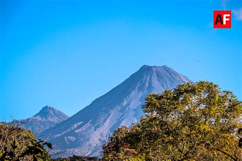 Volcán De Colima Mantiene Actividad Sísmica Baja Y Nulos Cambios En Su