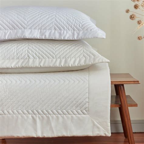 How Do You Use A Coverlet On A Bed at Carly Decosta blog