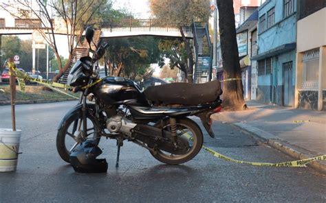 Mujer Es Arrollada Por Motociclista En Coyoac N Viajaba A Exceso De