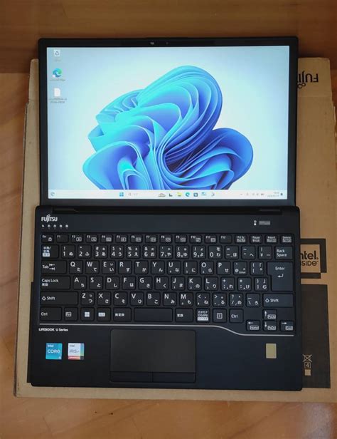 Yahoo オークション 展示品富士通 FMV LIFEBOOK U9313 MW FMVU60