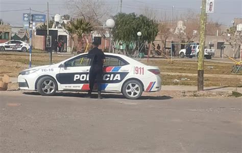 Violenta gresca vecinal en Rawson termina con dos policías heridos