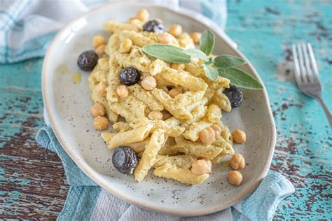 Ricetta Penne In Crema Di Ceci E Salvia Primo Piatto Vegano Agrodolce