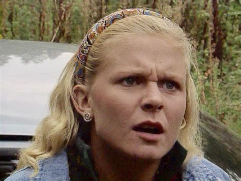 5 Hot Sexy Glenda McKay Bikini Pics