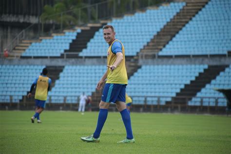 Rafael Grampola Se Recupera De Les O E Refor A O Ipatinga Contra O