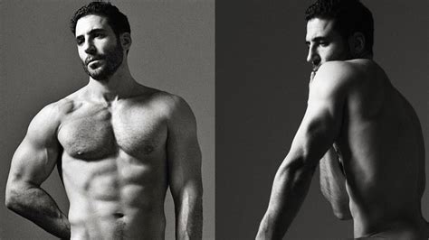 Miguel Ángel Silvestre posa con poca ropa para la revista Esquire