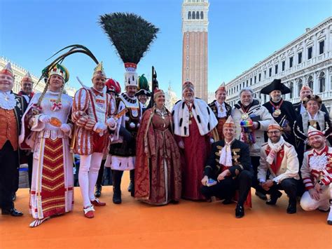 Carnevale Venezia Le Maschere Tradizionali Di Colonia Festeggiano