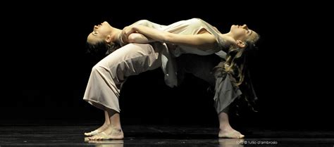 Danza Moderna e Contemporanea - EtraDanza - Scuola di Danza e Teatro