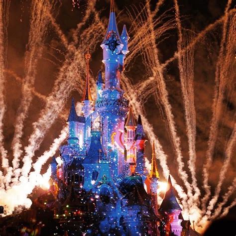 Lets face it; Disney fireworks are the best fireworks. Hands down ...