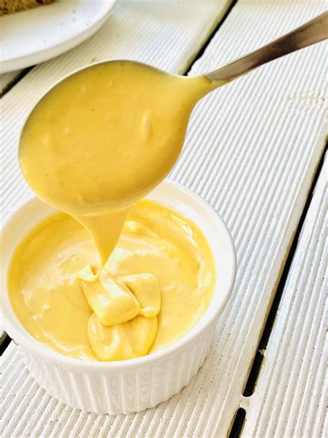 Hollandaise Sauce Easiest Homemade Recipe Ramona S Cuisine