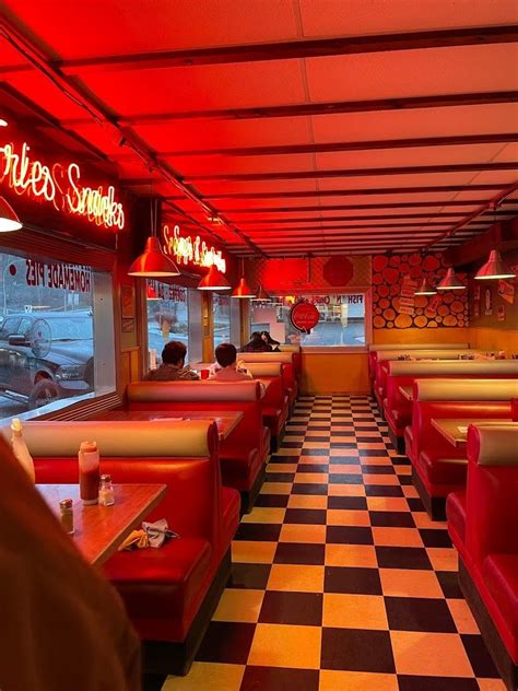 Pin By Tanyaroxane On Rockos As Pops Diner Diner Aesthetic Vintage