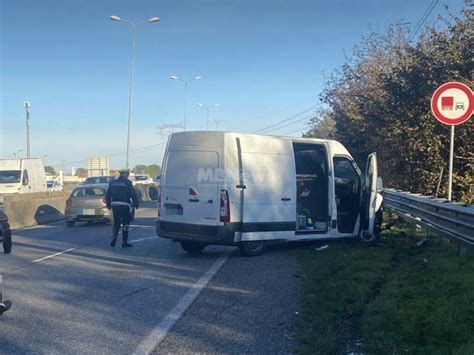 Incidente Mortale Sulla Milano Meda La Vittima Un Enne Mbnews