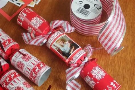 Make It Snappy! 32 Christmas Crackers You Can Make Yourself • Cool Crafts