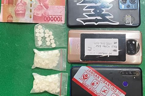 Dari Ocehan Pembeli Polisi Bekuk Pemuda Penjaja Obat Terlarang Di