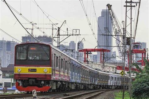 Malam Pergantian Tahun Krl Beroperasi Hingga Pukul Dini Hari