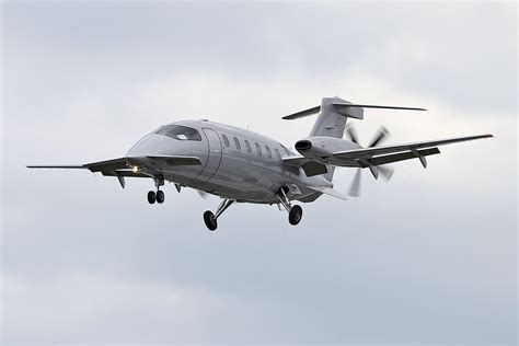 Piaggio P 180 Avanti II Oyonnair F HOIE S N 1225 Flickr