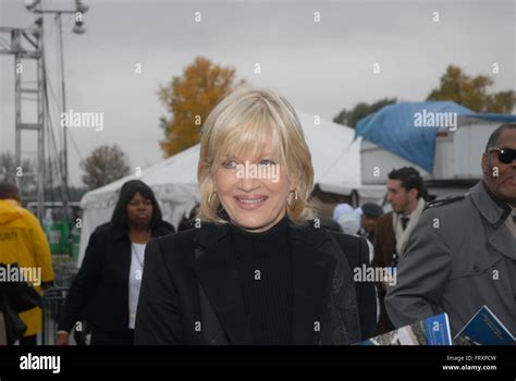 Diane sawyer 60 minutes hi-res stock photography and images - Alamy