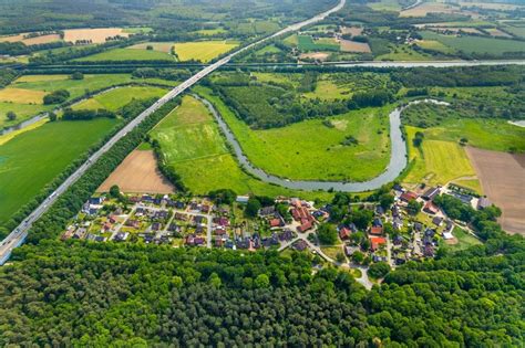 Luftaufnahme Bergbossendorf Dorfkern An Den Fluss Uferbereichen Der