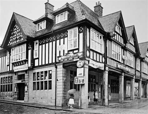 The Queens Head The Queens Head Was Housed In A Mock Tudor Flickr