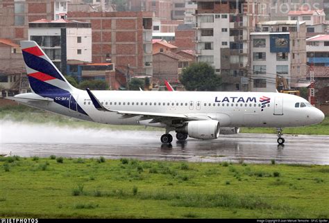 CC BFX Airbus A320 214 LATAM Airlines Juan Manuel Temoche JetPhotos