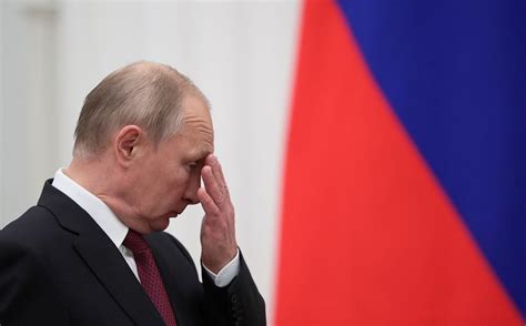 Russians Dont Trust Putin As Much As They Did Last Year And They Don