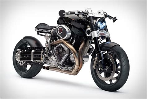 Meet The Big Daddy Of Bikes- X132 Hellcat Combat