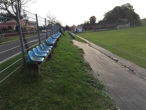 Boisko W Sierakowicach Stadion In Sierakowice