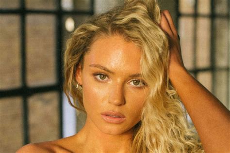 Love Islands Lucie Donlan Poses Topless For Sizzling Shoot Before