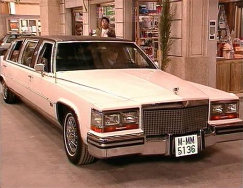 Imcdb Org Cadillac Brougham Stretched Limousine In Manos A La