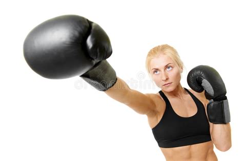 Mujer Del Boxeador Con Los Guantes De Boxeo Negros Imagen De Archivo