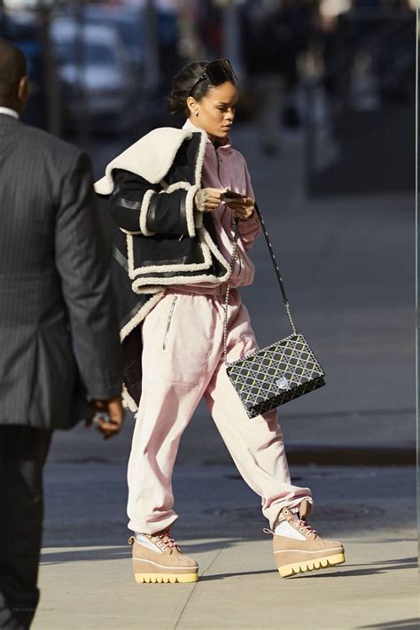 Pin by thejazidea on RHIANNA OUTFITS in 2024 | Rihanna style, Rihanna ...