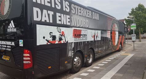 Spelersbus Feyenoord Ingezet Voor Vervoer Treinpassagiers Rebonieuwsnl