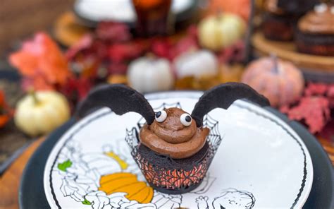 Chocolate Bat Cupcakes - Entertablement