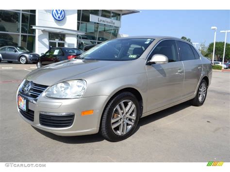 Wheat Beige Metallic Volkswagen Jetta Sedan Photo