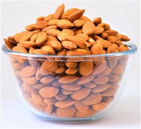 California Almond Nuts Packaging Type Packet At Rs 850 Kg In Pampora