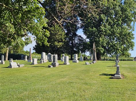 Douglas Cemetery in Milton Illinoisの cemeteryName Find a Grave 墓地