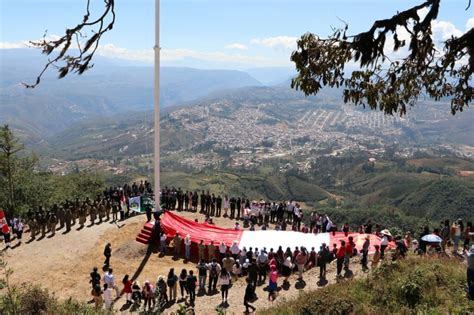 Gobernador De Amazonas Iz La Bandera M S Grande Del Pa S Diario Uno