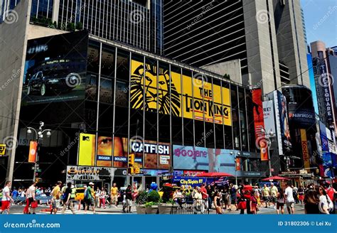 NYC: Lion King Billboard In Times Square Editorial Photo - Image: 31802306