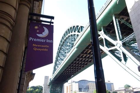 Premier Inn Newcastle Quayside - Hotels in Newcastle Upon Tyne NE1 3AE ...