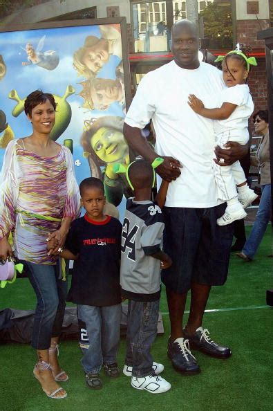 Shaq Celebrates As Daughter From High School Girlfriend Graduates College